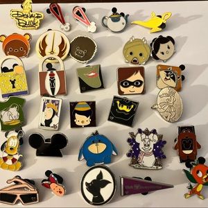 Disney pin lot 30 pins